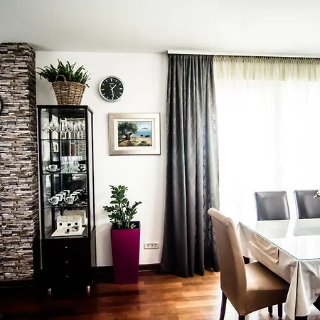 Apartment Luxury Julija *